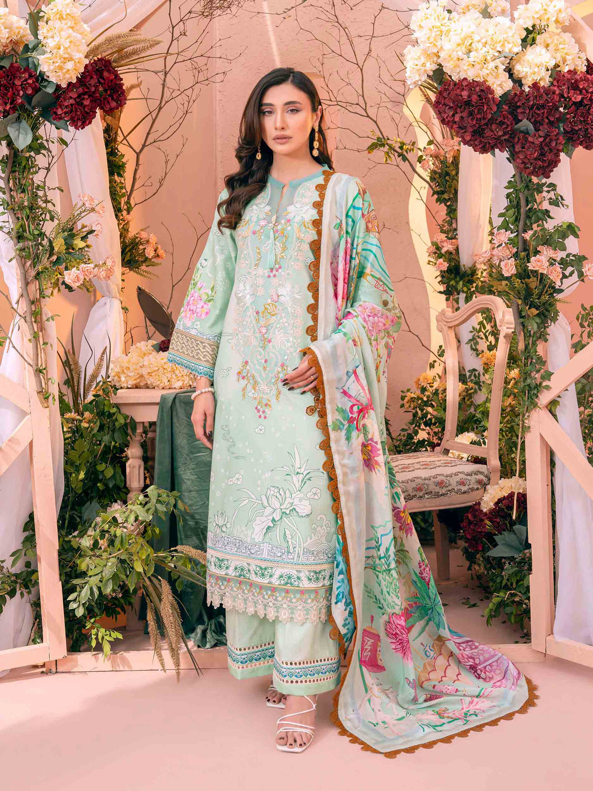EMBROIDERED SUIT
