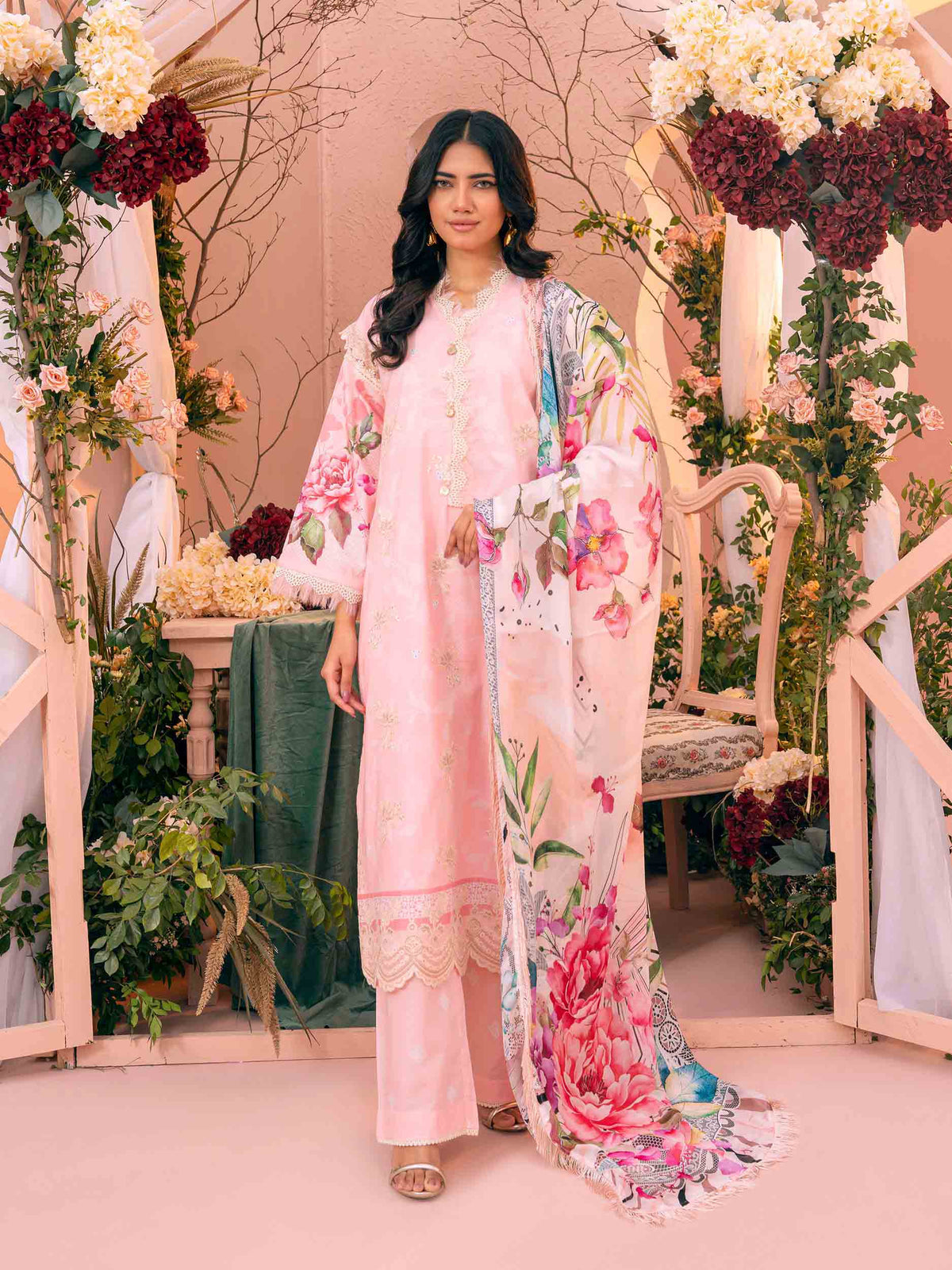 EMBROIDERED SUIT