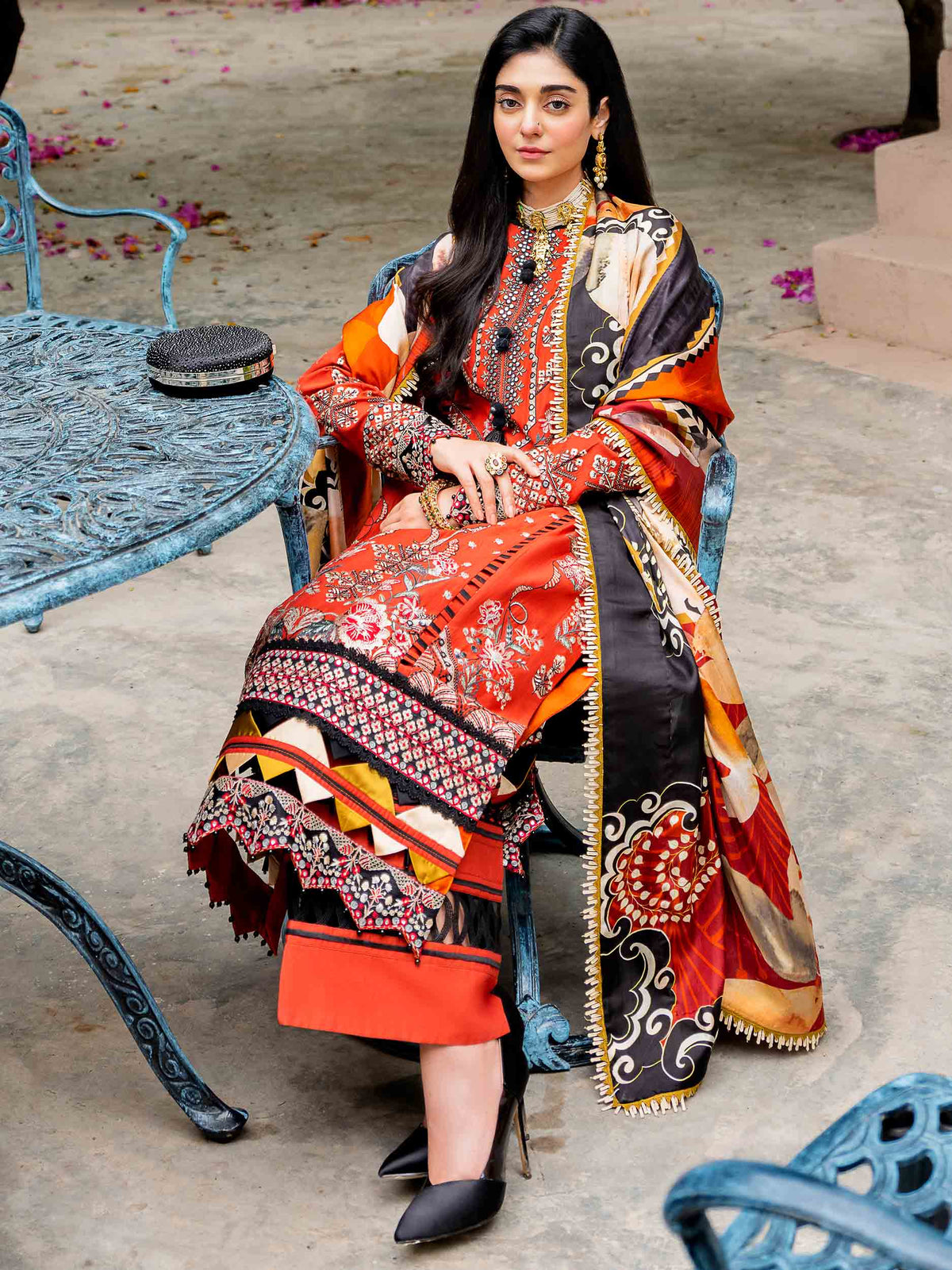 EMBROIDERED SUIT