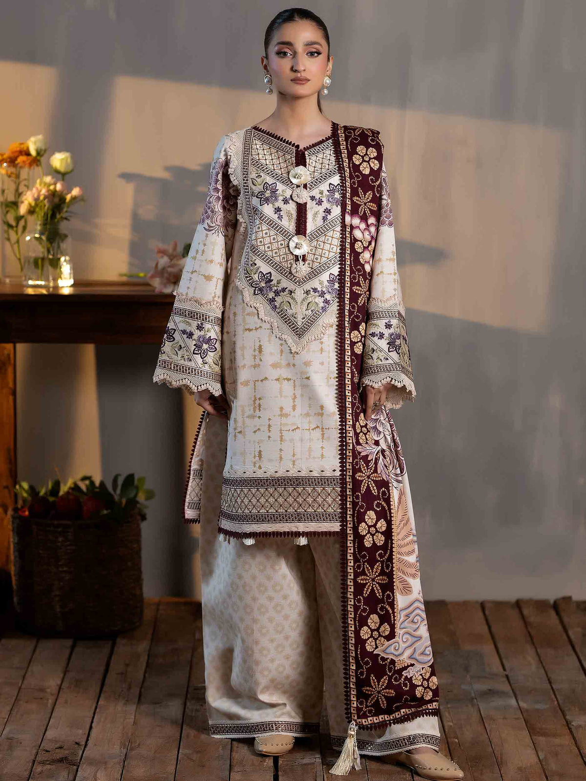PRINTED EMBROIDERED SUIT