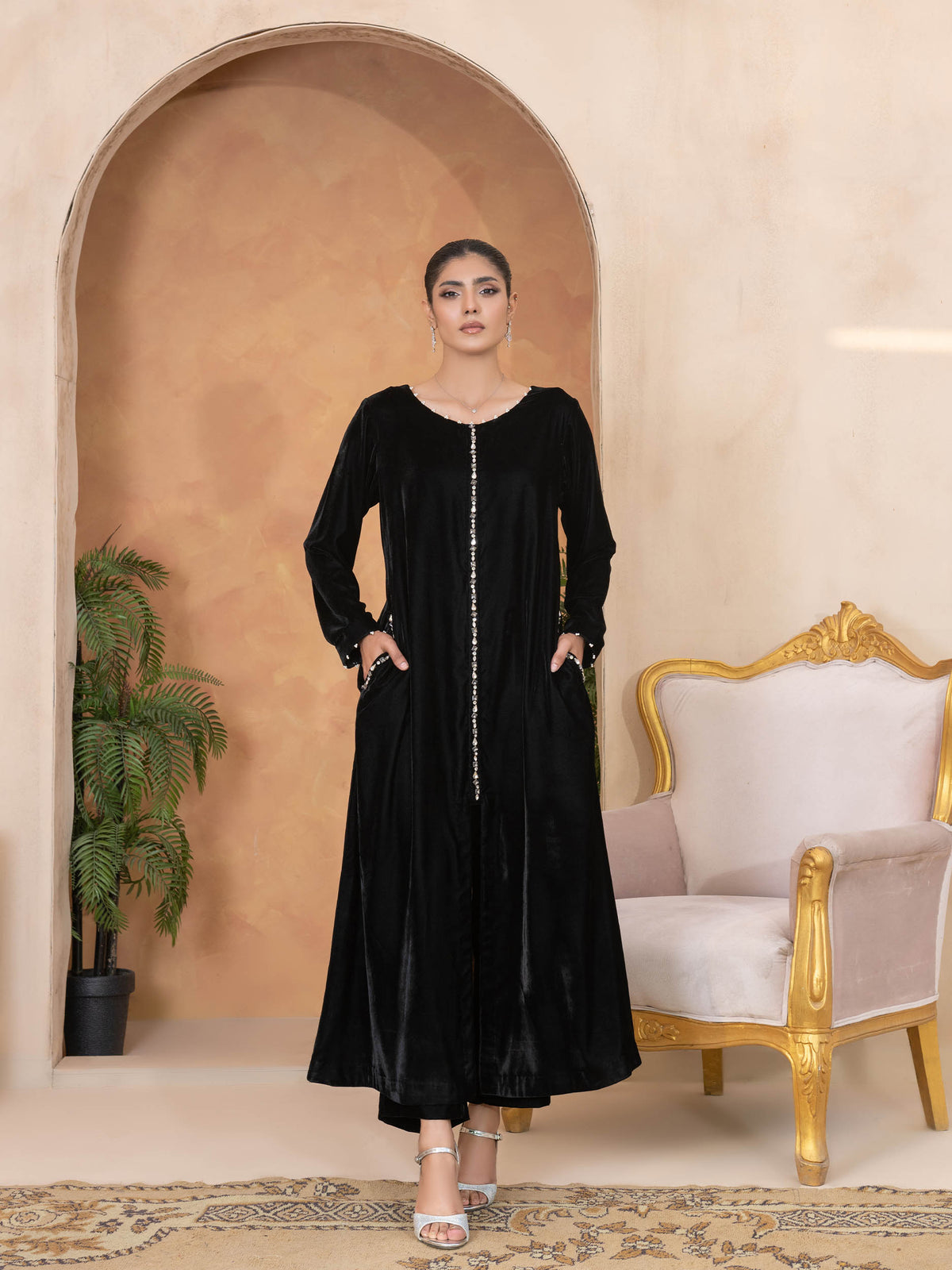 2 PIECE - EMBROIDERED VELVET SUIT