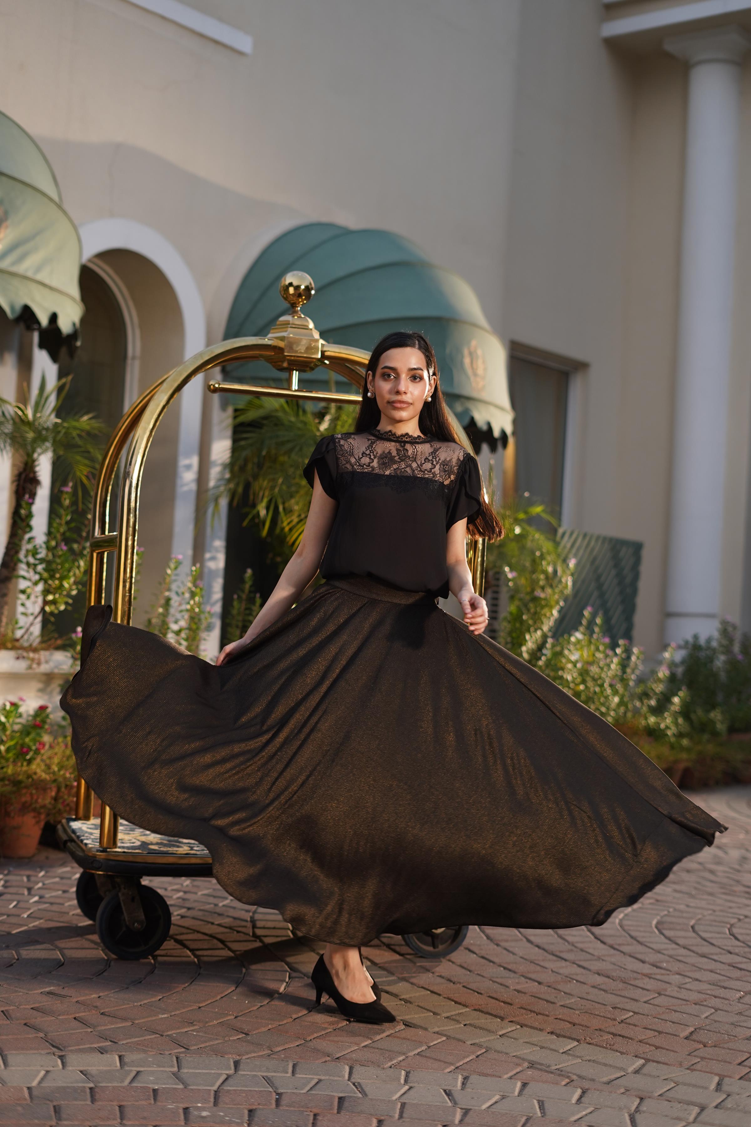 GOLD NOIR SKIRT